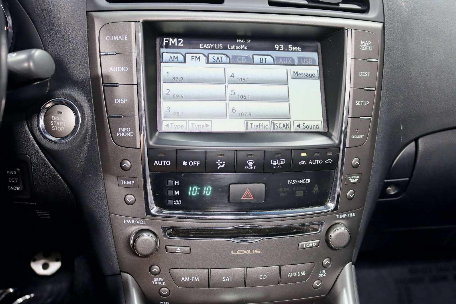 Used 2010 Lexus IS 350C w/ Luxury Pkg RWD image 19