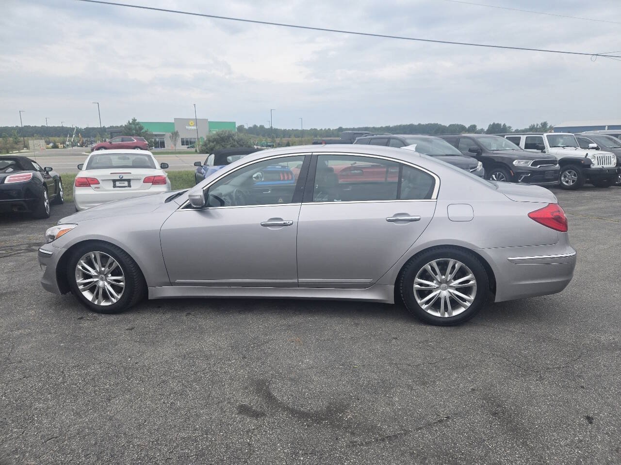 Used 2012 Hyundai Genesis 3.8 w/ Premium Pkg RWD image 10