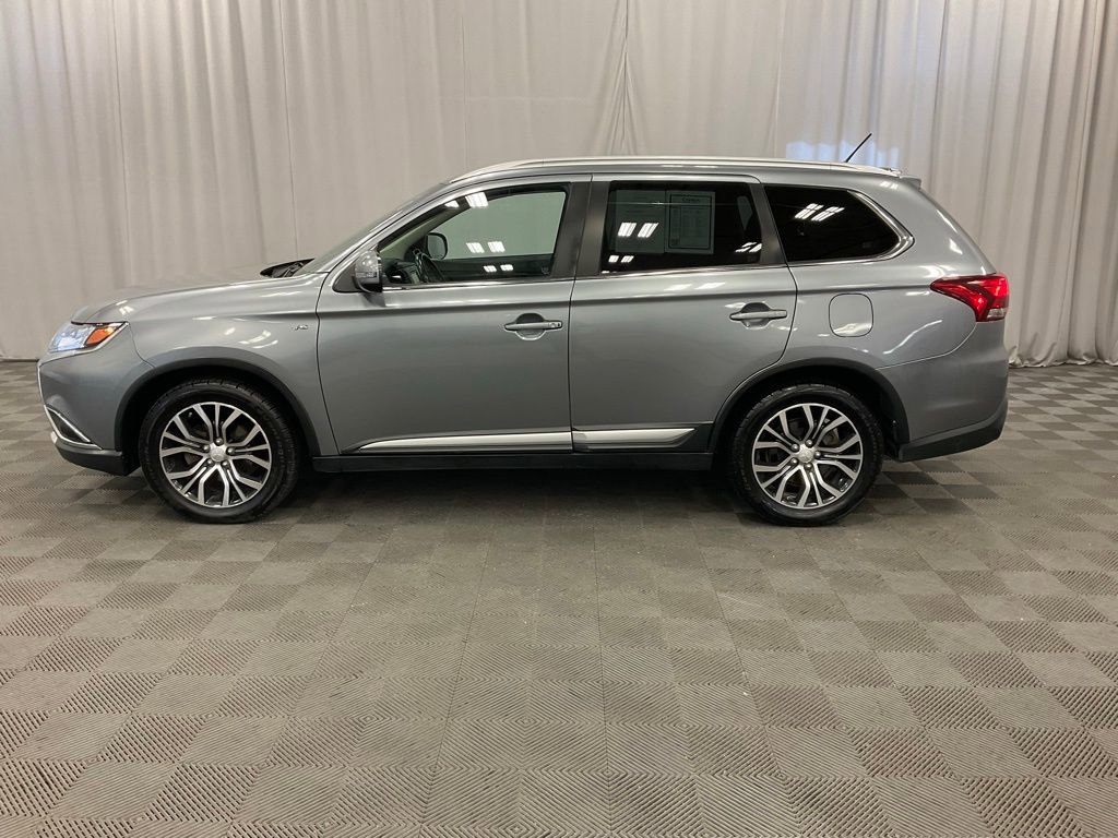 Used 2016 Mitsubishi Outlander GT AWD/4WD image 16
