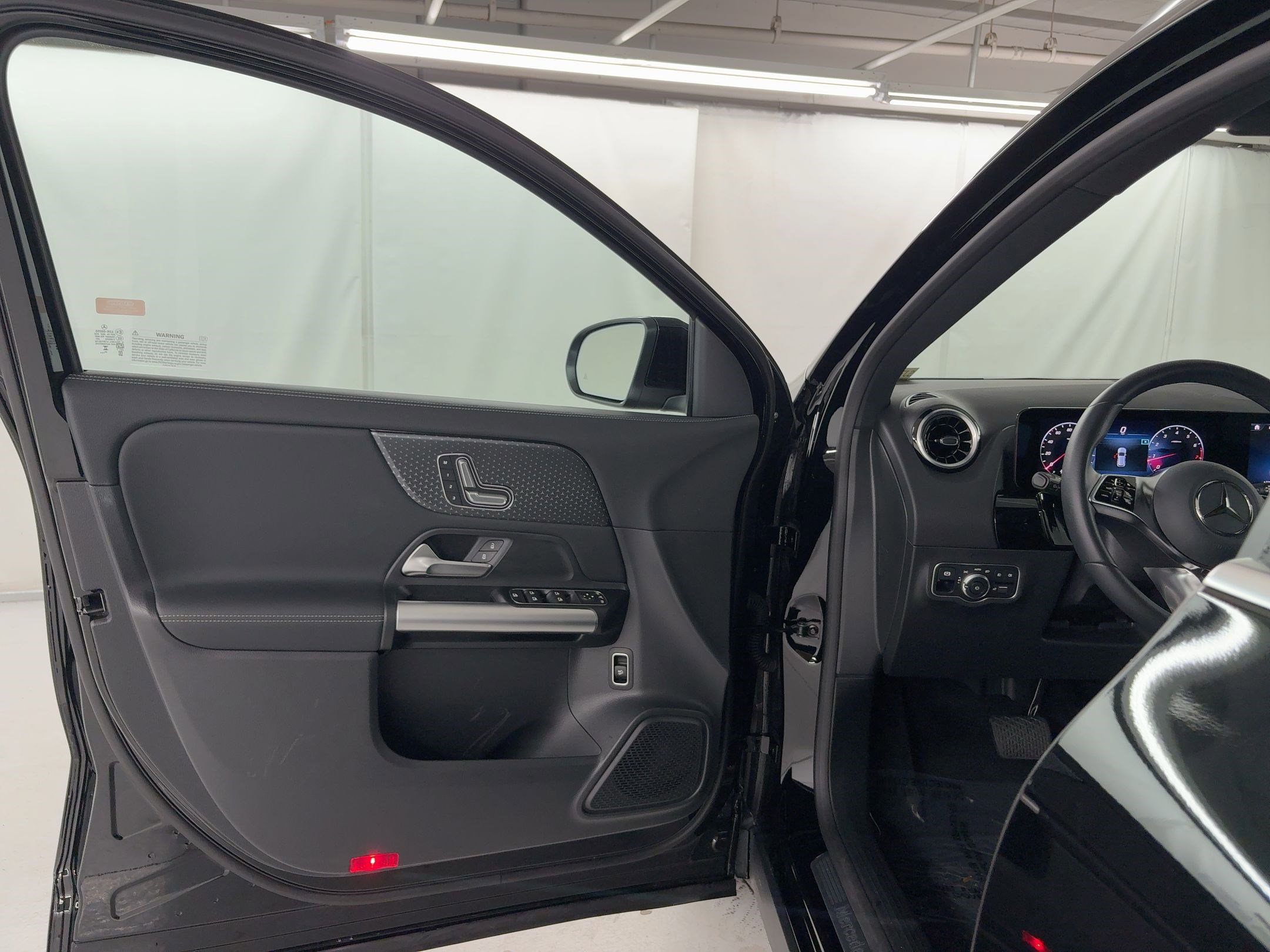 Certified 2025 Mercedes-Benz GLA 250 image 5