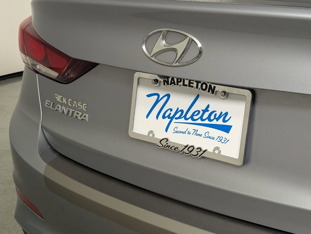 Used 2017 Hyundai Elantra SE image 9