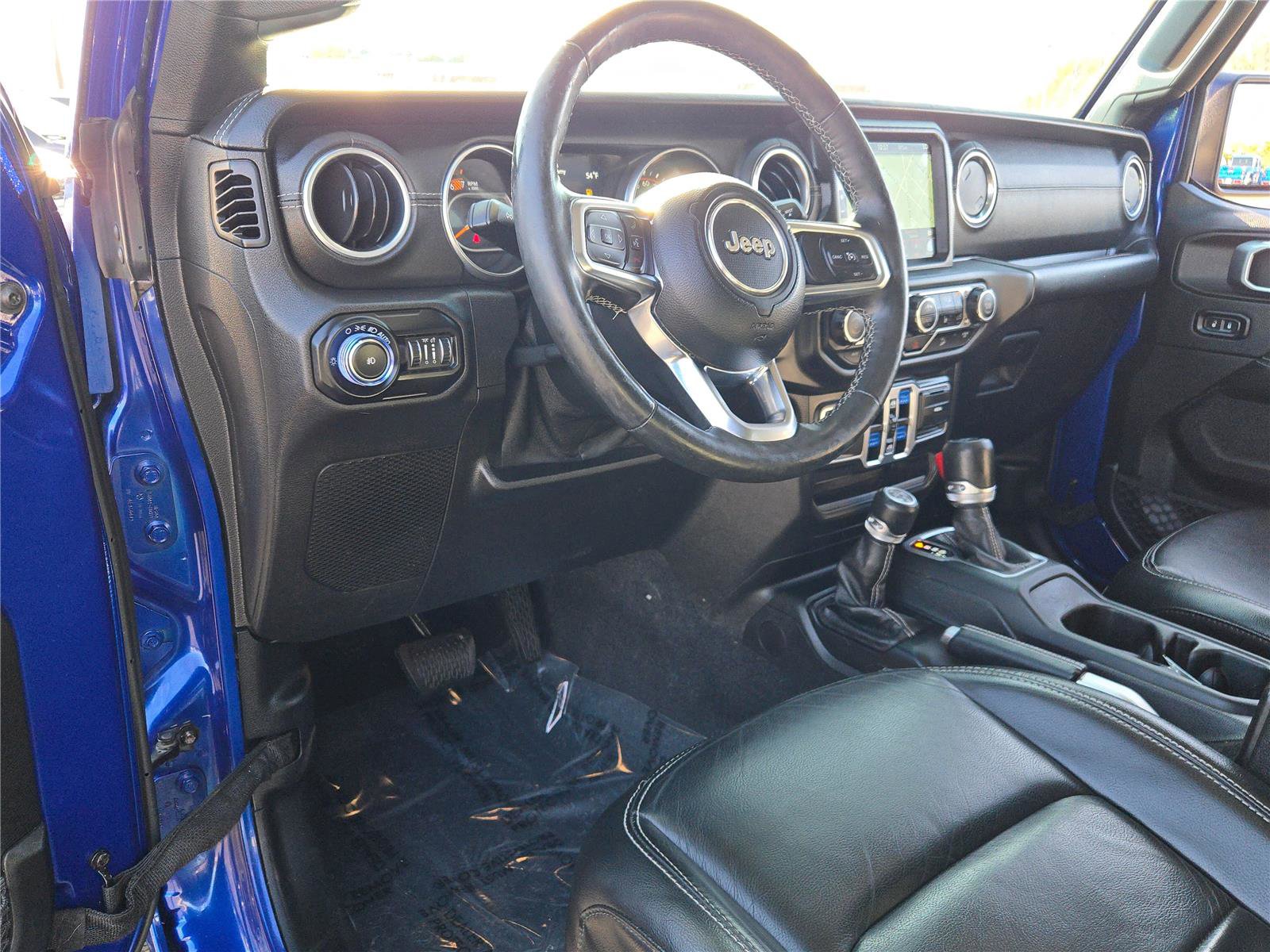 Certified 2018 Jeep Wrangler Unlimited Sahara image 25