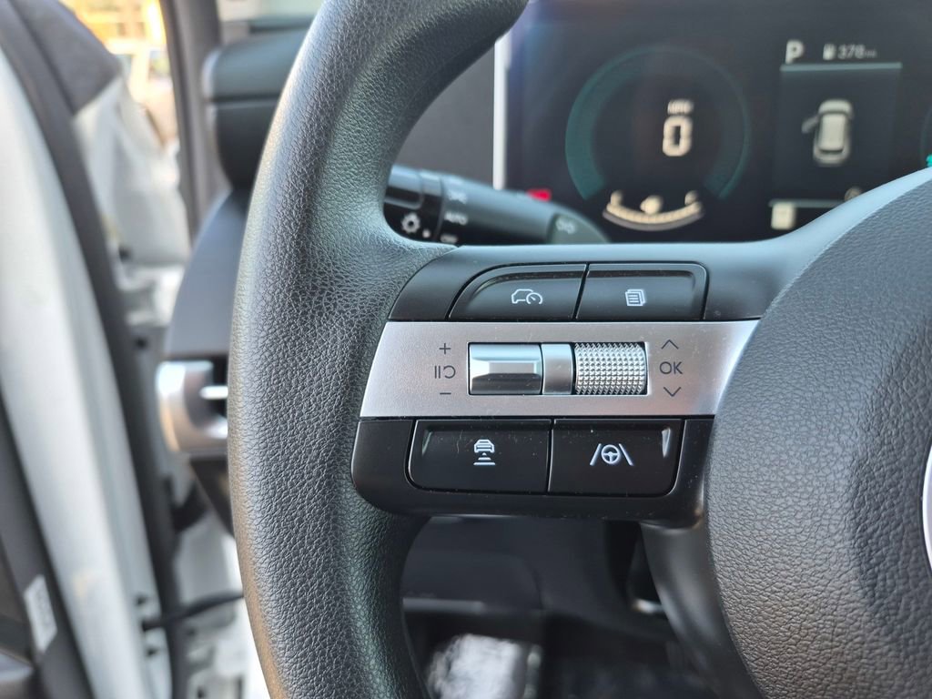 Used 2025 Hyundai Tucson SE image 12