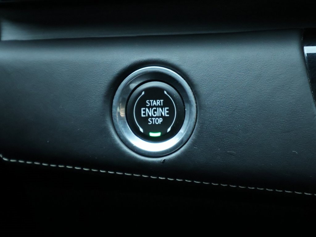 Used 2023 Cadillac Escalade Sport Platinum w/ LPO, ONYX Package image 29