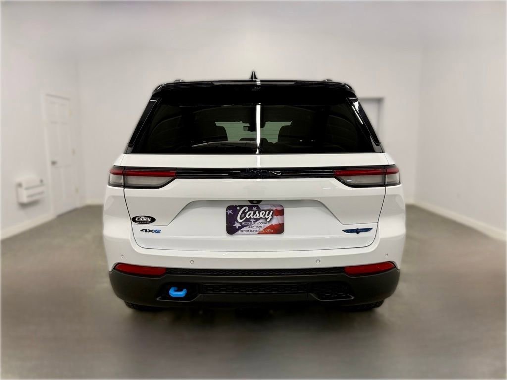 Used 2023 Jeep Grand Cherokee Trailhawk w/ Advanced Protech Group II image 12
