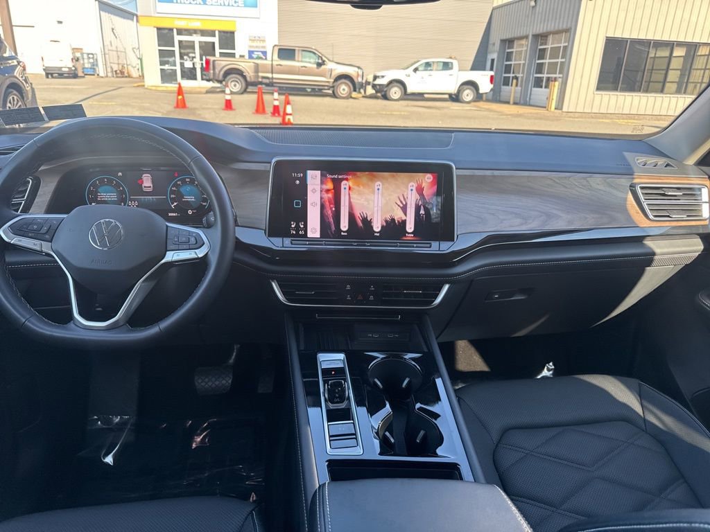 Used 2025 Volkswagen Atlas SE image 9