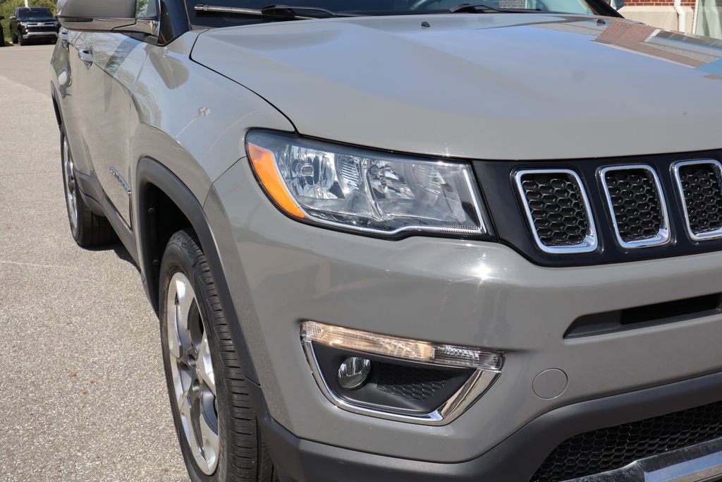 Used 2019 Jeep Compass Limited AWD/4WD image 5