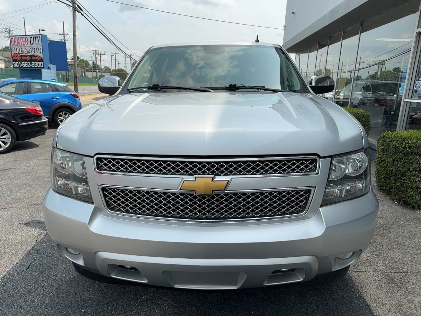 Used 2014 Chevrolet Suburban LTZ AWD/4WD image 34