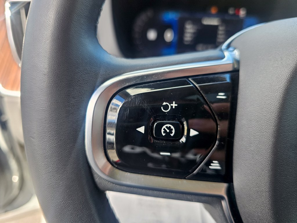 Certified 2024 Volvo XC60 B5 Ultimate w/ Climate Package AWD/4WD image 43