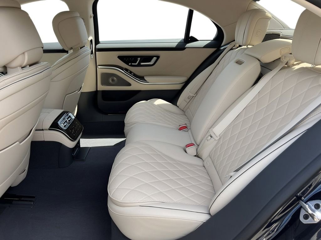 Used 2022 Mercedes-Benz S 580 4MATIC Sedan w/ Rear Seat Package image 7
