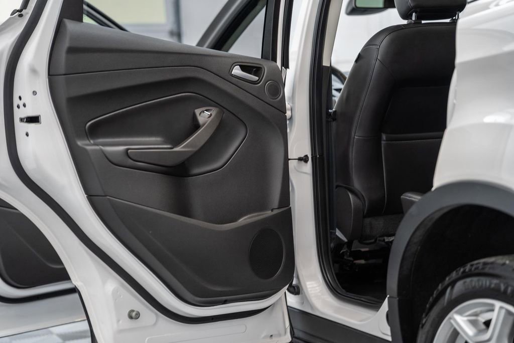 Used 2019 Ford Escape Titanium image 38