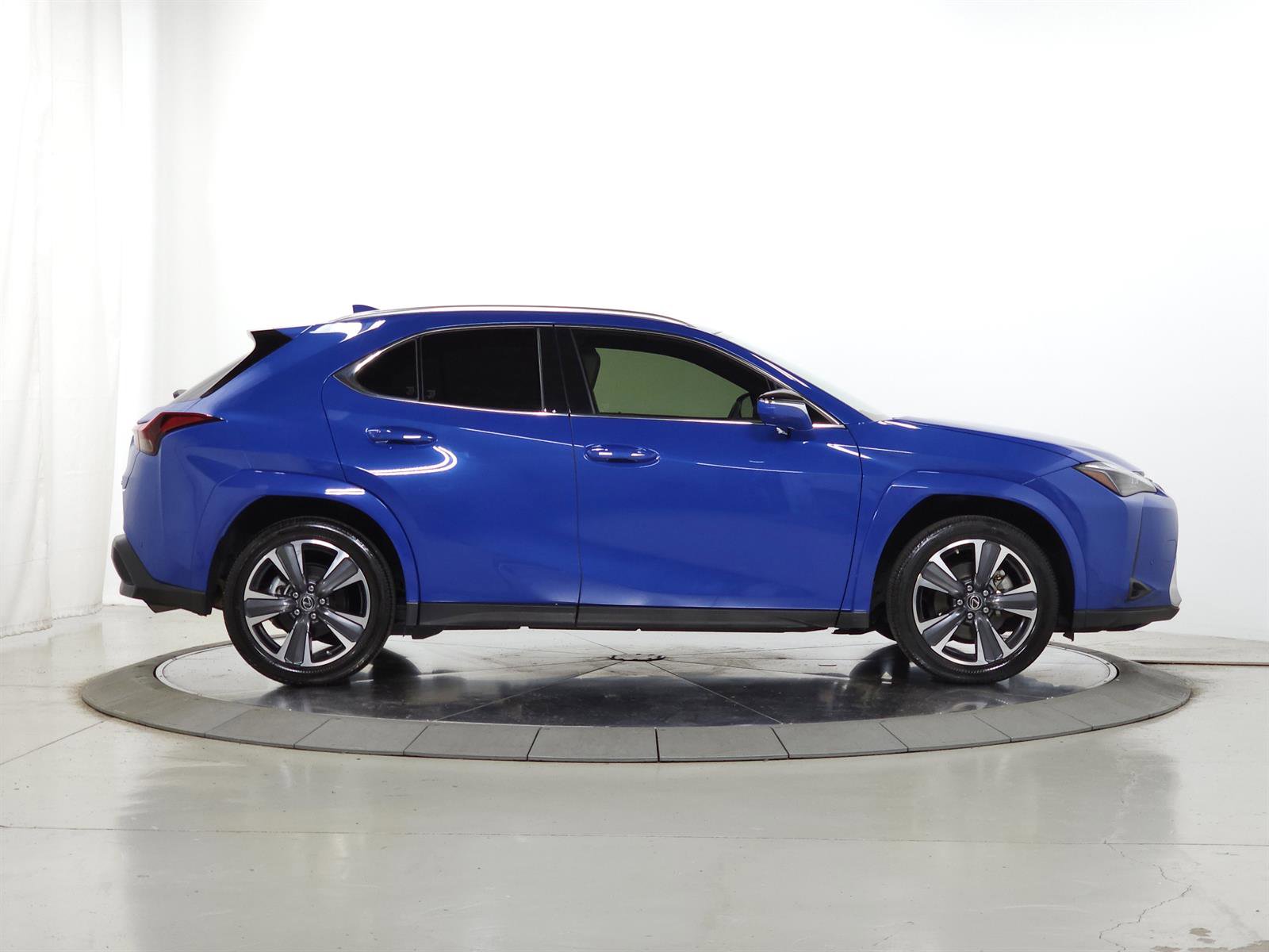 Used 2024 Lexus UX 250h AWD w/ Premium Package image 12