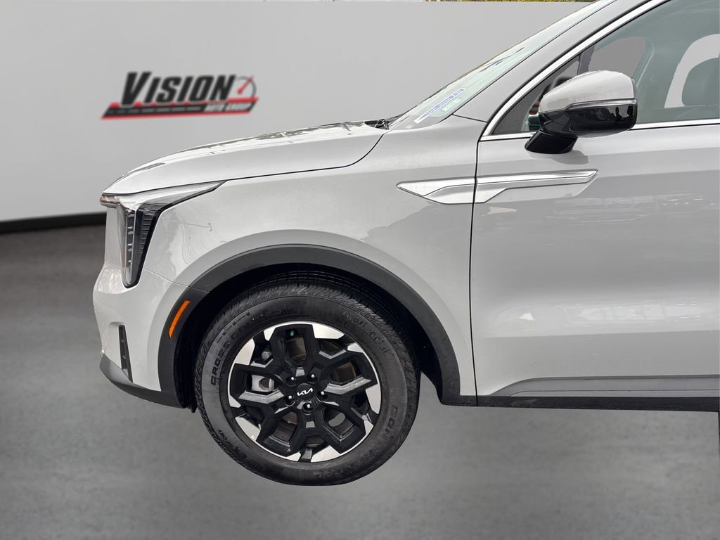 Certified 2025 Kia Sorento S w/ Panoramic Sunroof Package image 12