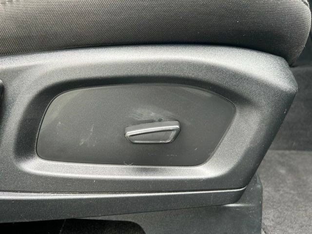 Used 2023 Ford Explorer XLT AWD/4WD image 55