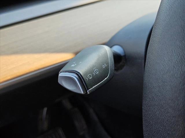 Used 2021 Tesla Model Y Long Range image 11