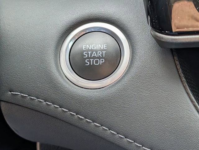 Used 2024 Toyota Highlander Limited image 20