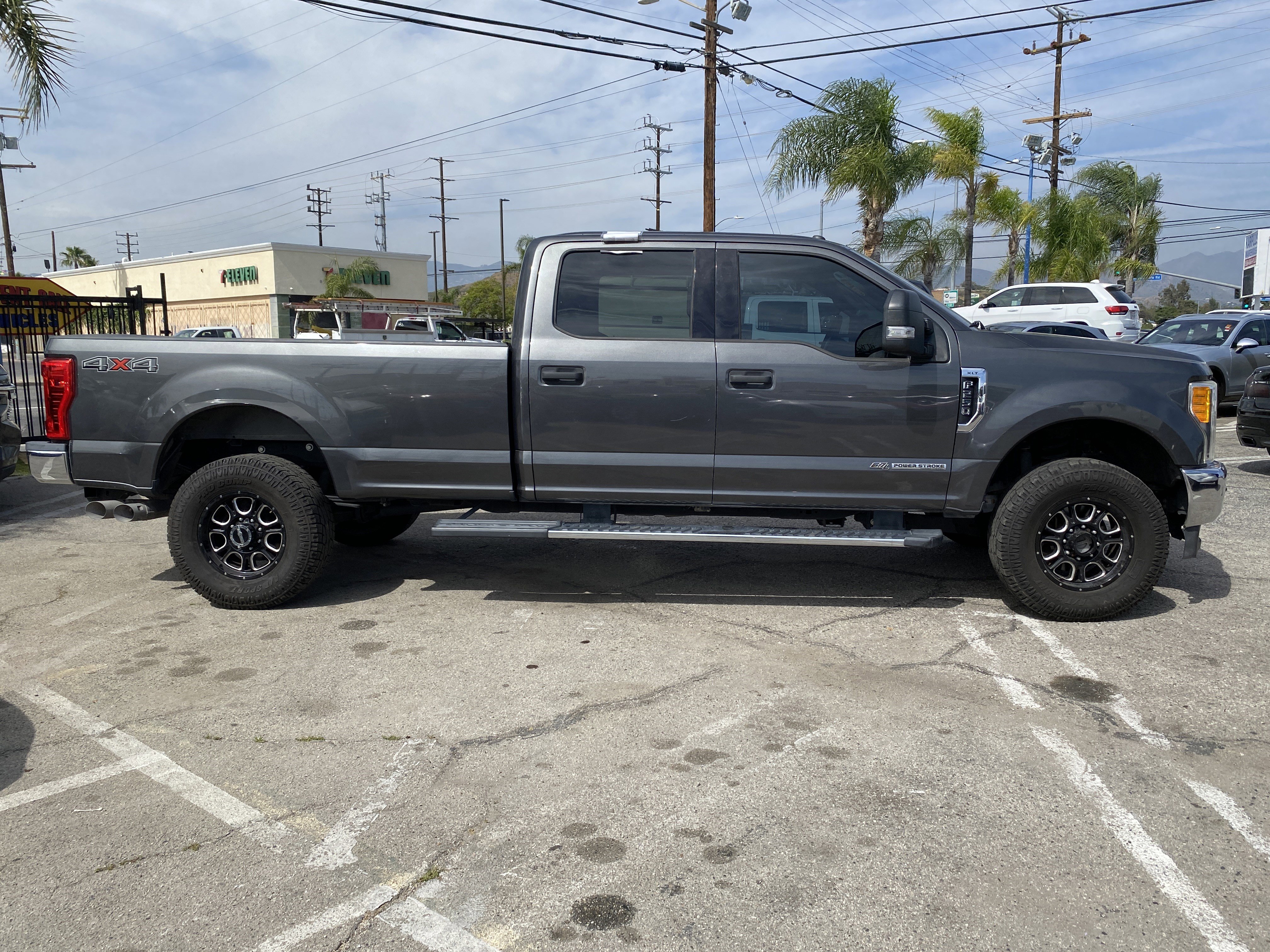 Used 2017 Ford F250 XLT image 10
