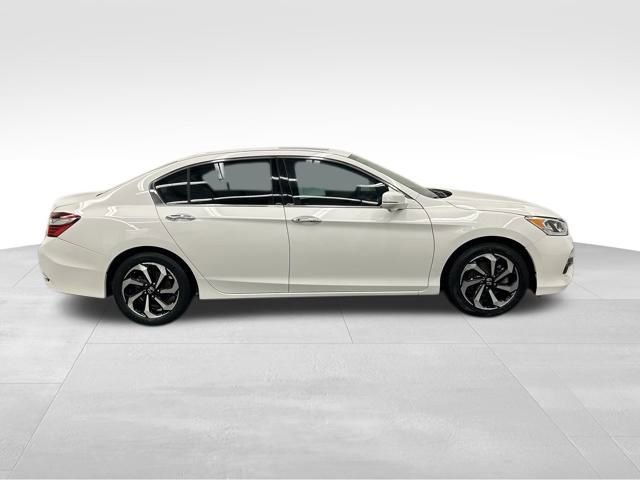 Used 2017 Honda Accord EX-L image 11