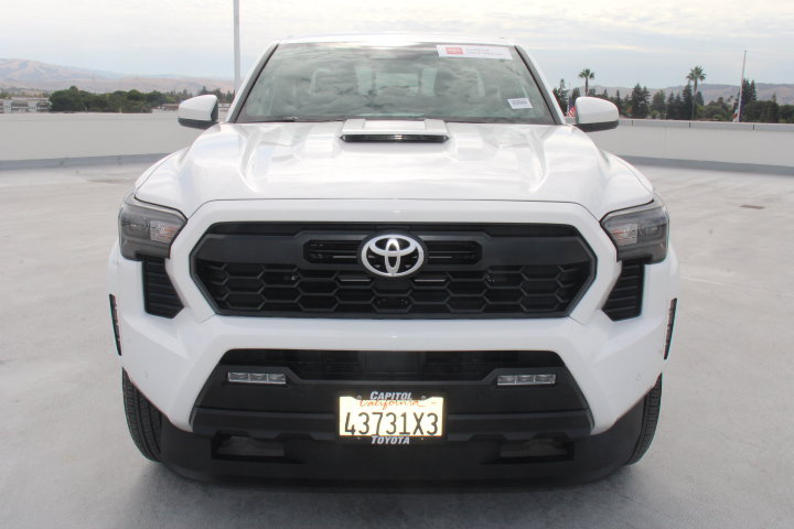 Certified 2024 Toyota Tacoma TRD Sport w/ TRD Sport Upgrade Package AWD/4WD image 8