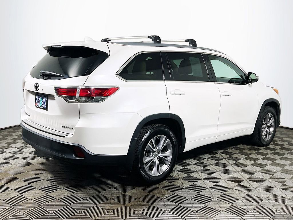 Used 2014 Toyota Highlander XLE image 8