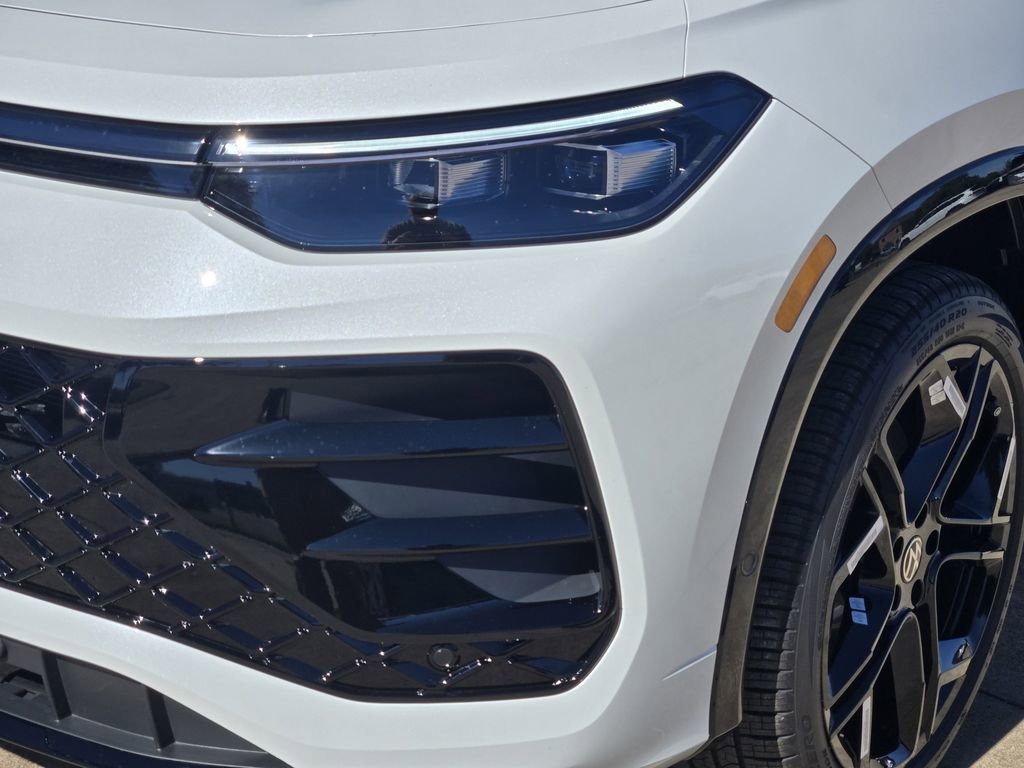 New 2026 Volkswagen Tiguan SE R-Line image 6