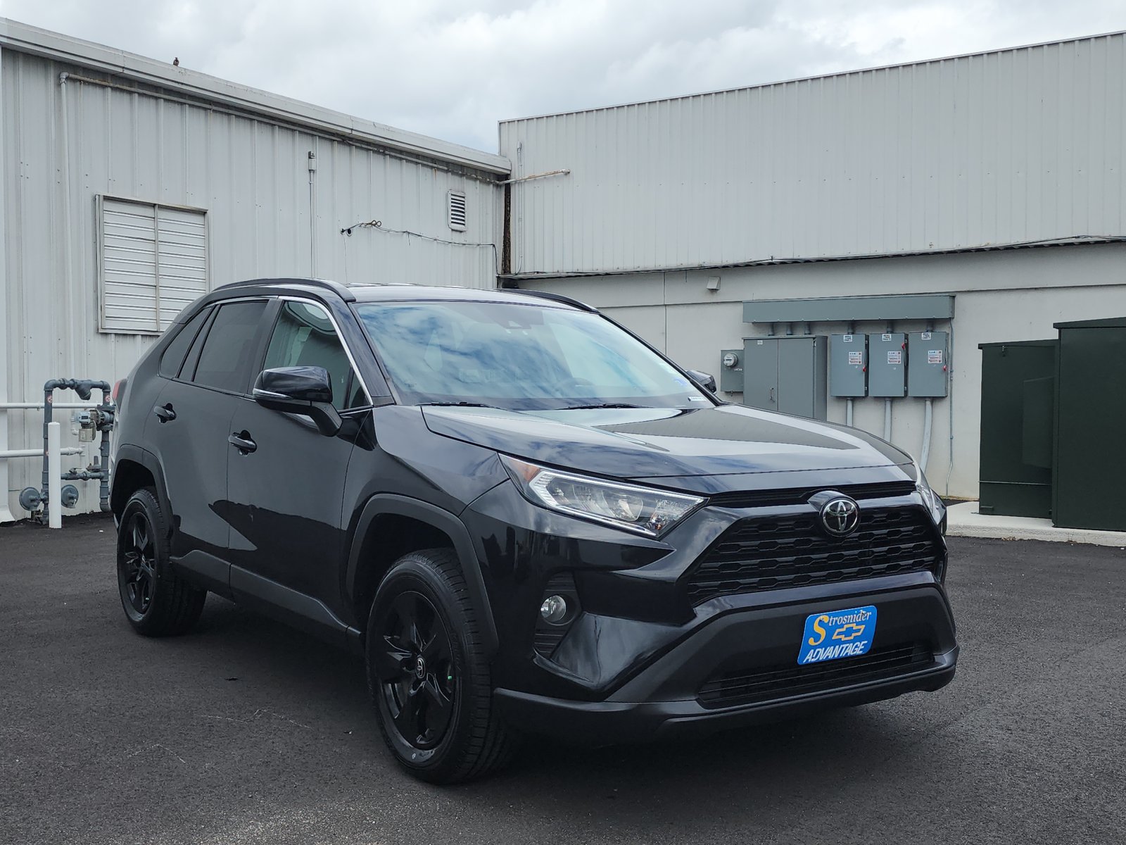 Used 2021 Toyota RAV4 XLE FWD image 7