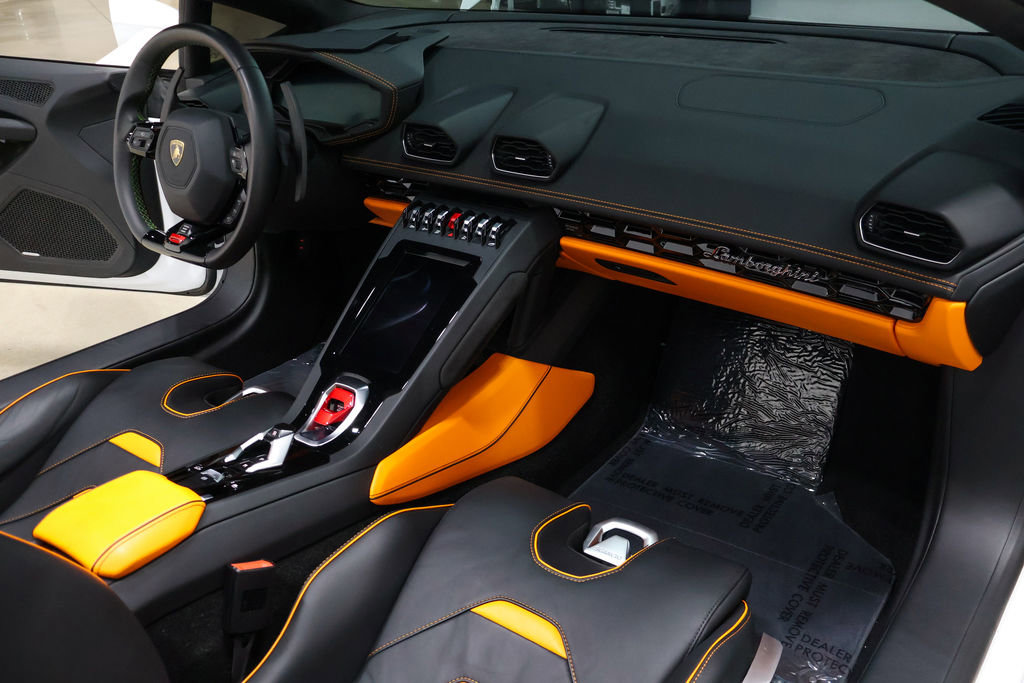 Used 2024 Lamborghini Huracan EVO image 61