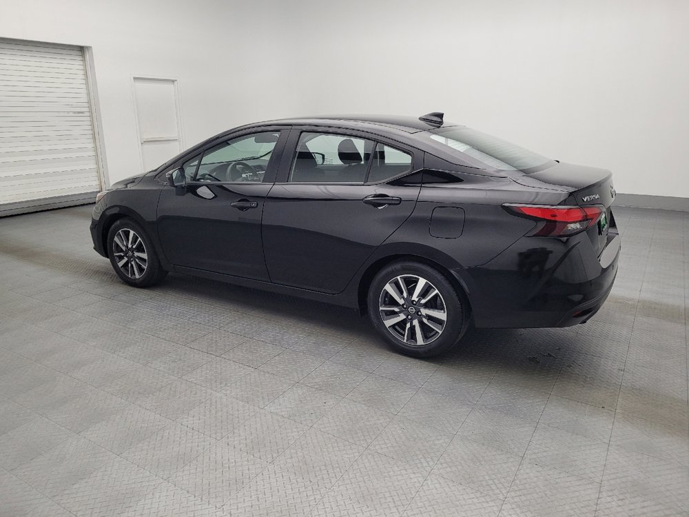 Used 2021 Nissan Versa SV image 3