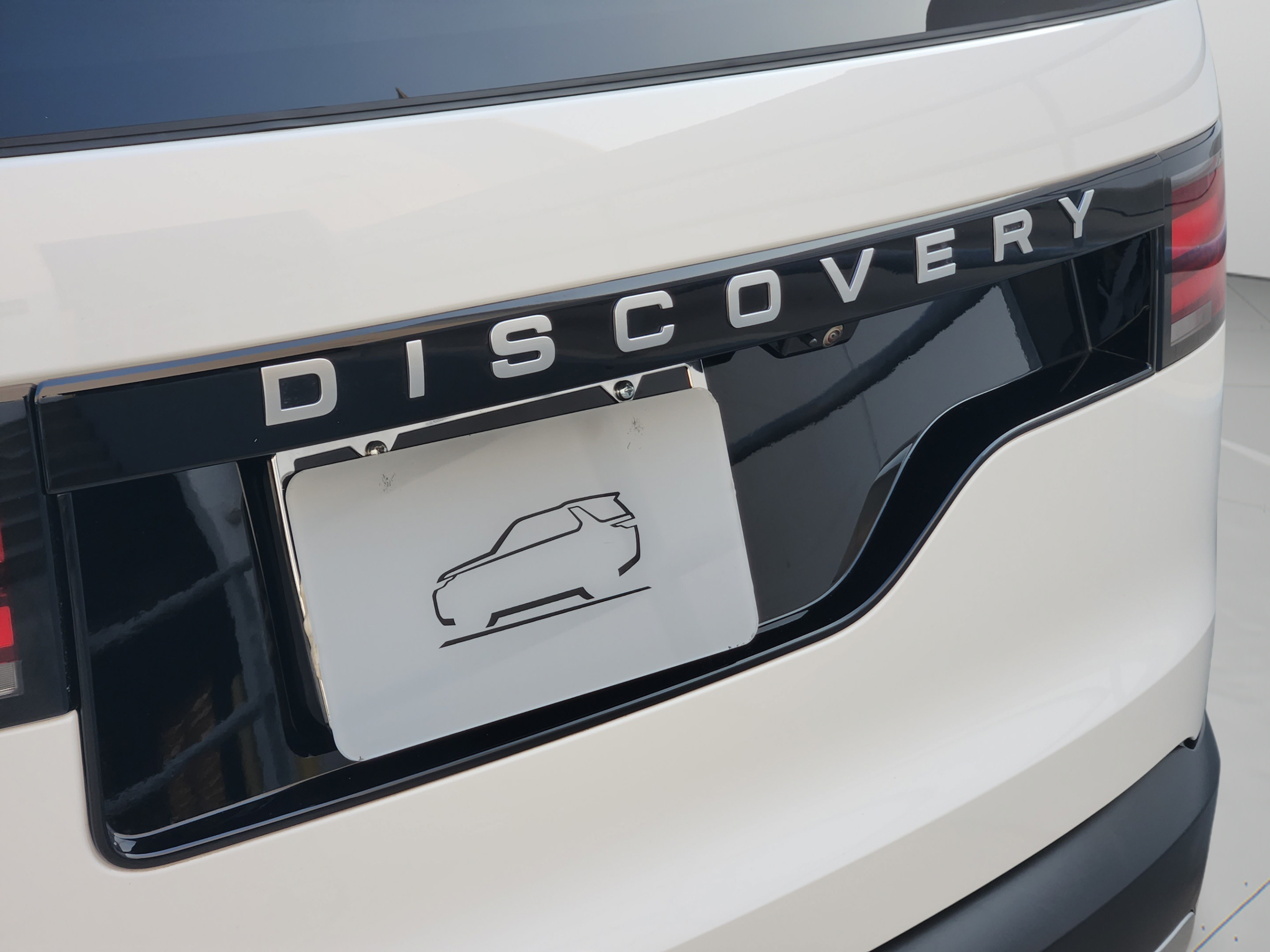Certified 2025 Land Rover Discovery S AWD/4WD image 36