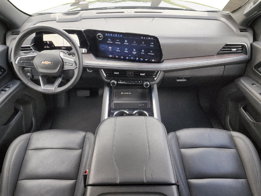 Used 2025 Chevrolet Suburban LT RWD image 19
