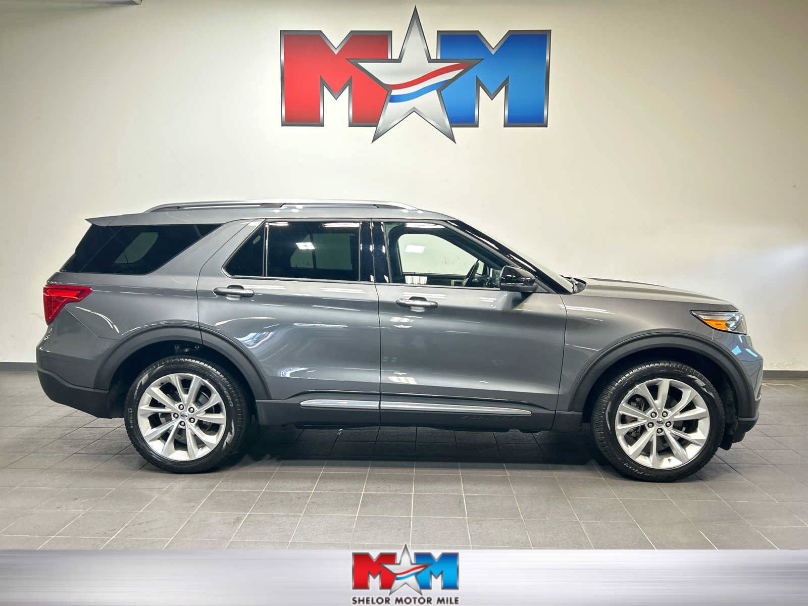 Used 2023 Ford Explorer Platinum w/ Technology Package