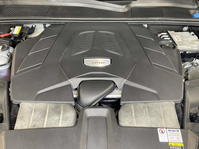 Certified 2022 Porsche Cayenne AWD/4WD image 16
