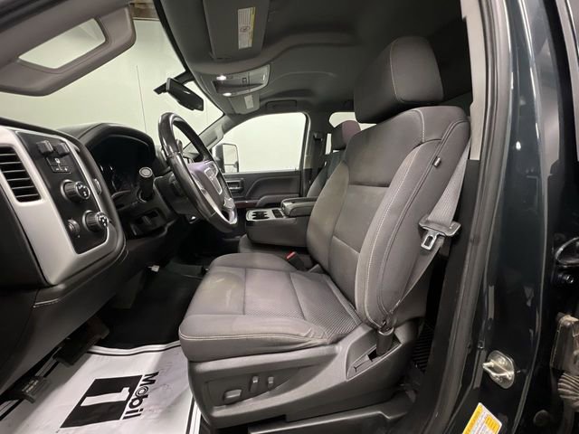 Used 2019 GMC Sierra 2500 SLE w/ SLE Preferred Package AWD/4WD image 18
