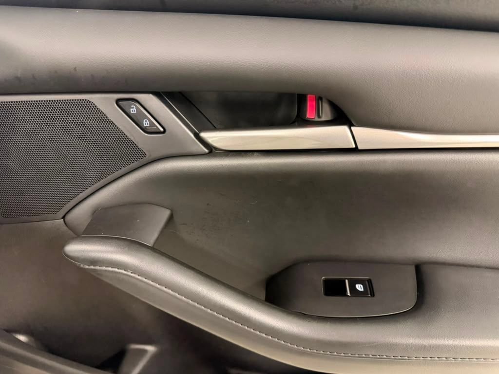 Used 2022 MAZDA MAZDA3 s FWD image 39