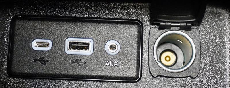 Used 2021 Chevrolet Equinox LT w/ LPO, Floor Liner Package image 19