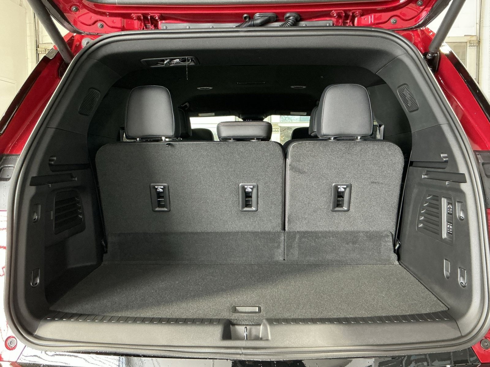New 2026 Chevrolet Traverse High Country FWD image 33