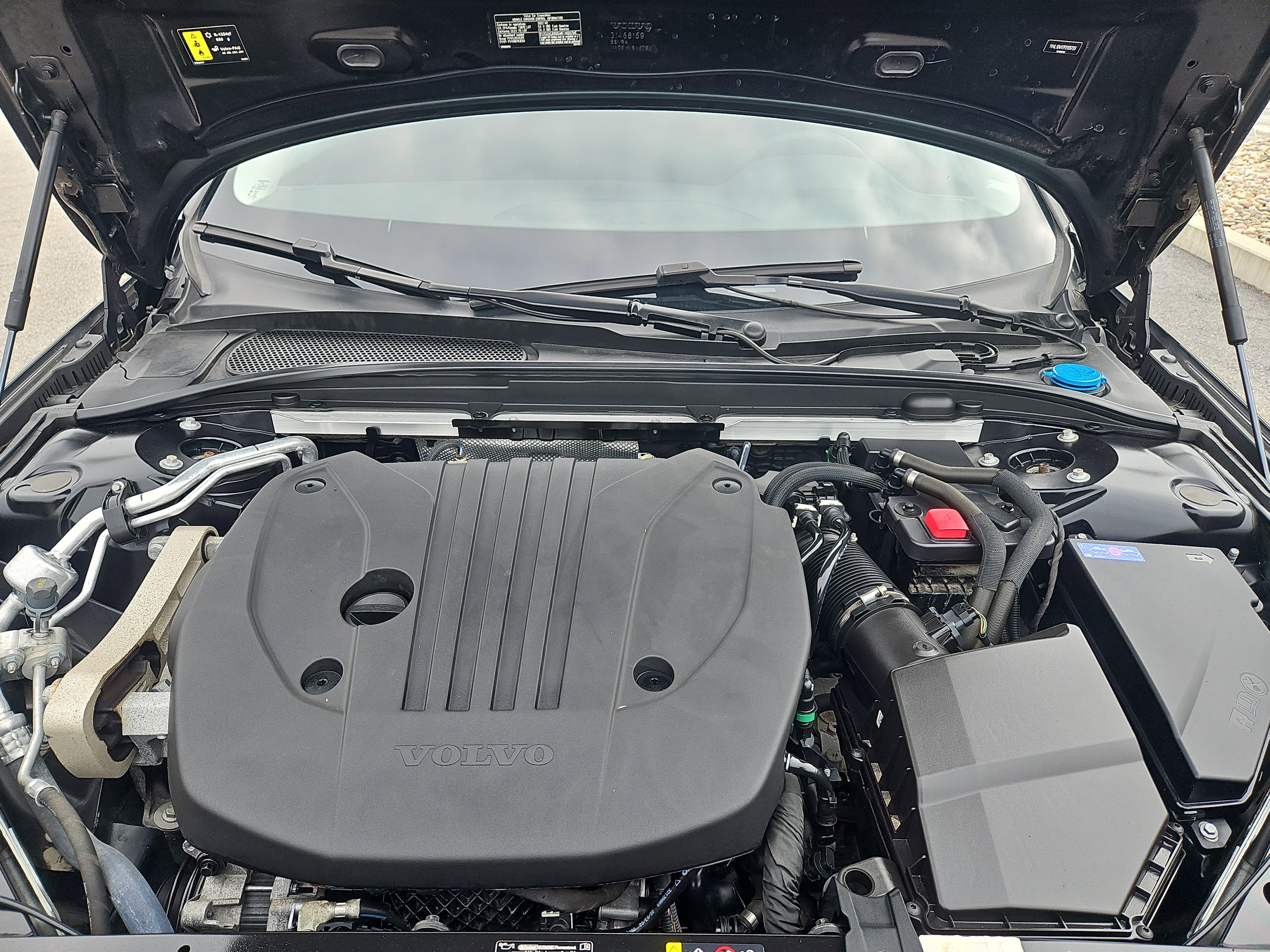 Certified 2023 Volvo V60 B5 Cross Country Plus image 33