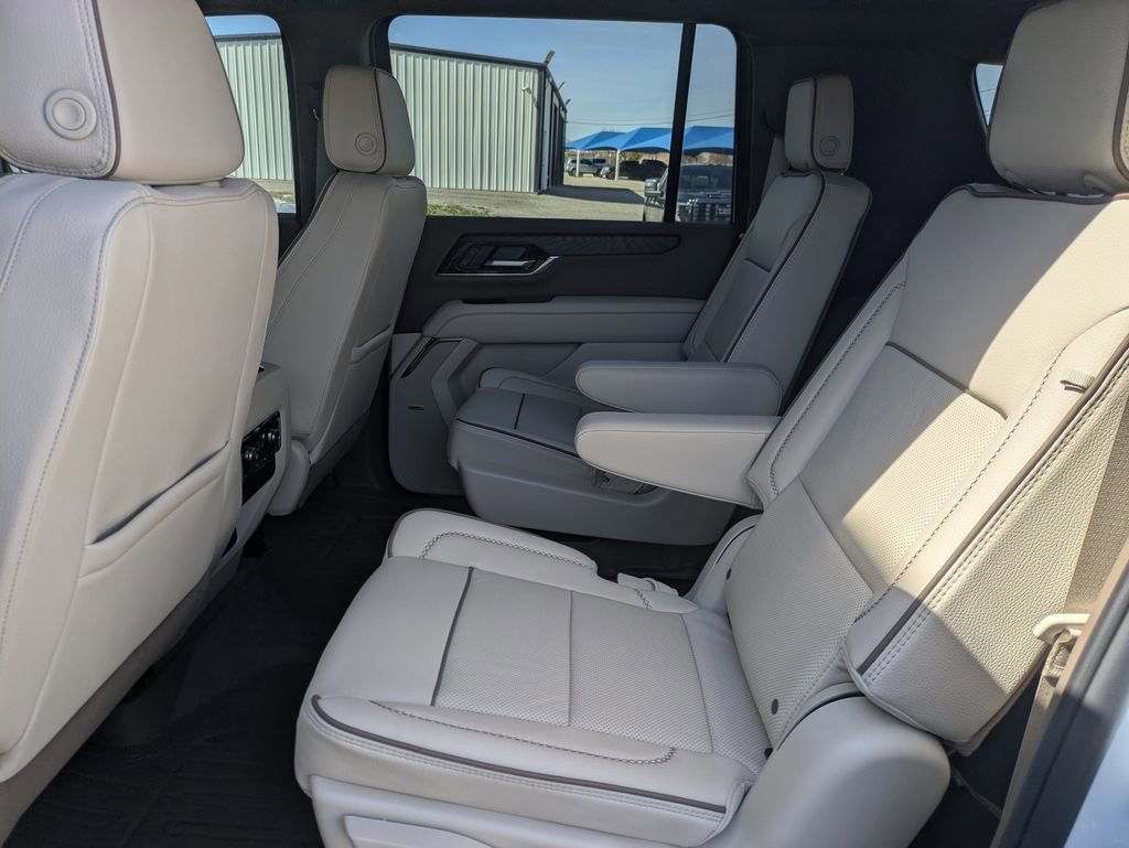 New 2026 GMC Yukon XL Denali w/ Sun & Power Step Package AWD/4WD image 30