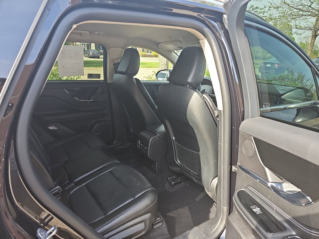 Used 2023 Lincoln Corsair Reserve image 11