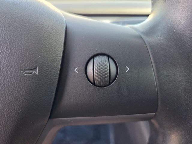 Used 2019 Tesla Model 3 Standard Range RWD image 39