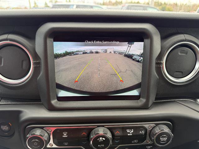 Used 2021 Jeep Wrangler Unlimited Sahara w/ Uconnect 4C Nav & Sound Group AWD/4WD image 43