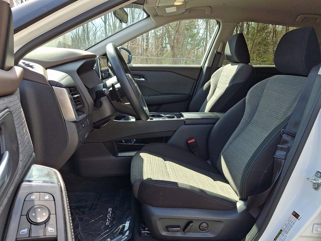 Certified 2023 Nissan Rogue SV AWD/4WD image 16