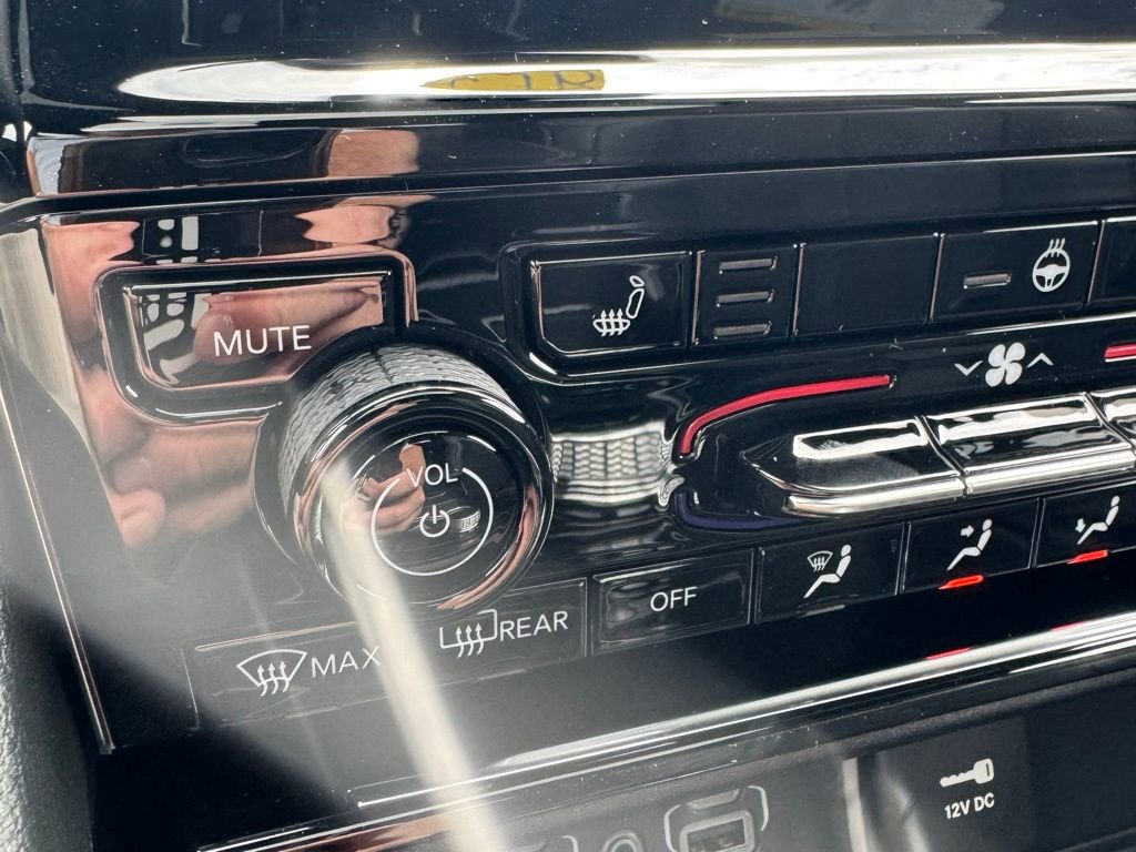 New 2025 Jeep Grand Cherokee Altitude image 22