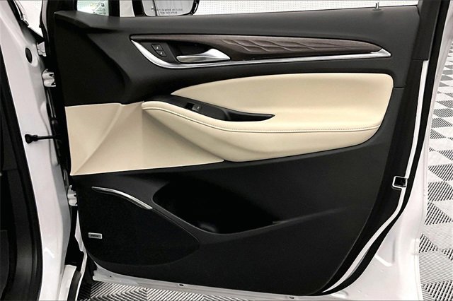 Used 2022 Buick Enclave Avenir image 18