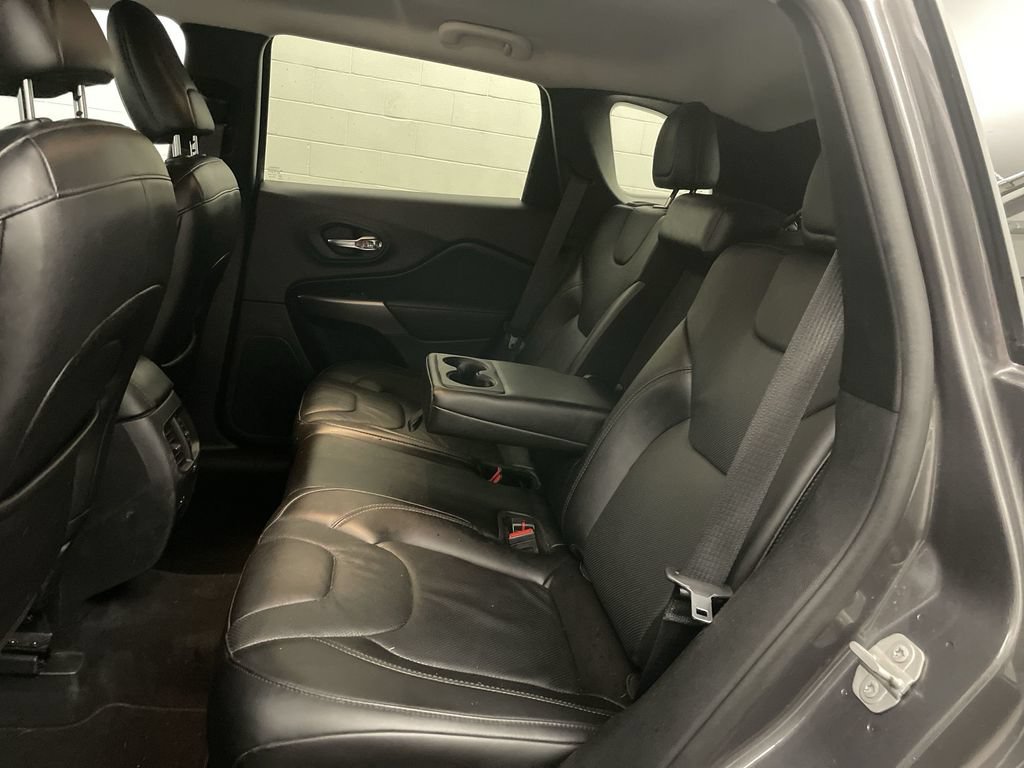 Used 2020 Jeep Cherokee Limited AWD/4WD image 17