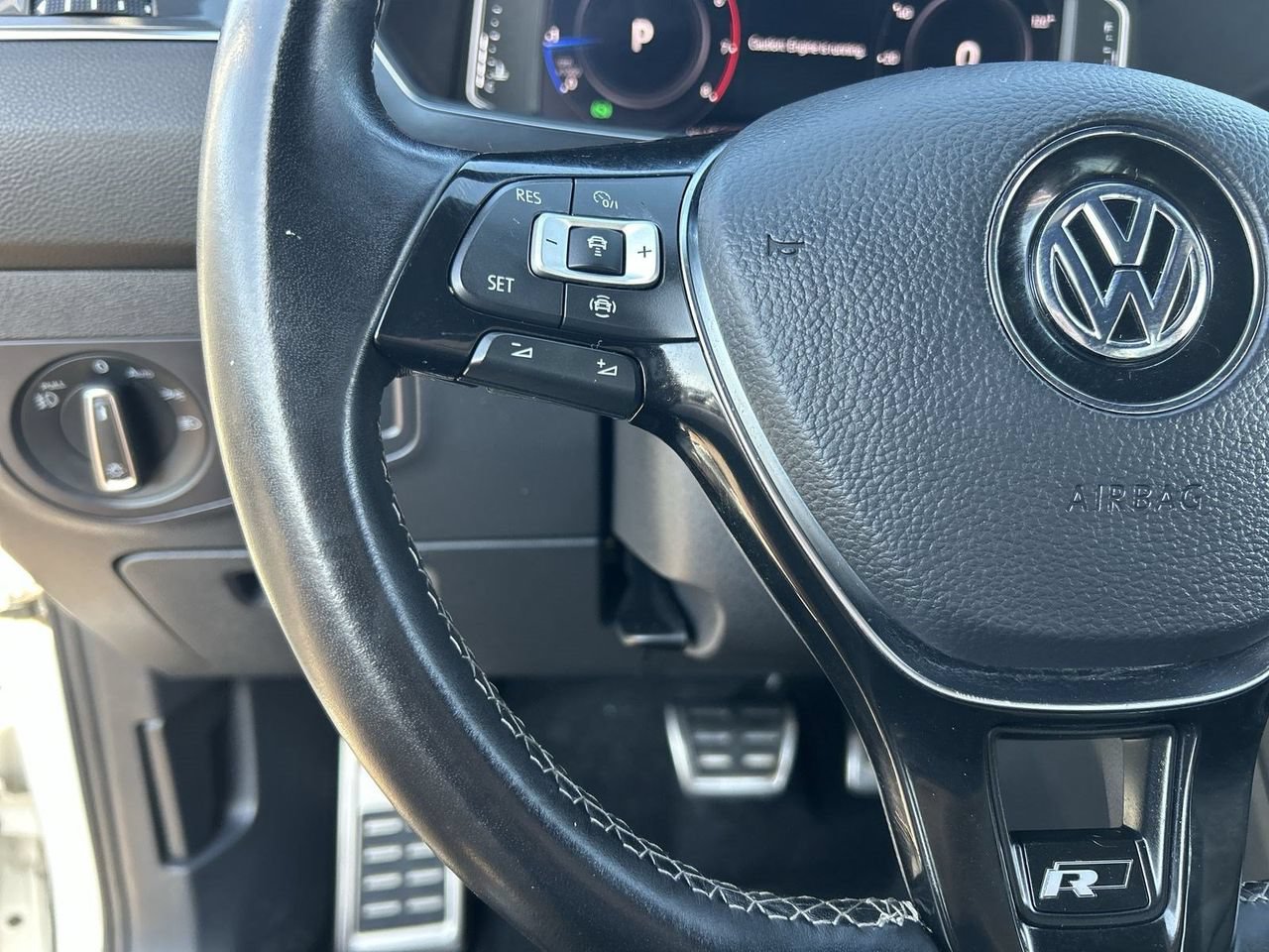 Used 2020 Volkswagen Tiguan SEL Premium R-Line w/ 3rd Row Seat Package AWD/4WD image 21