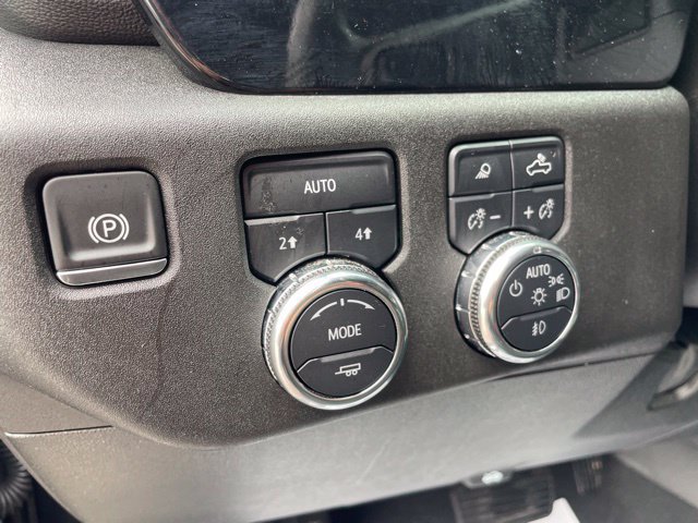 Used 2025 GMC Sierra 1500 SLT AWD/4WD image 16