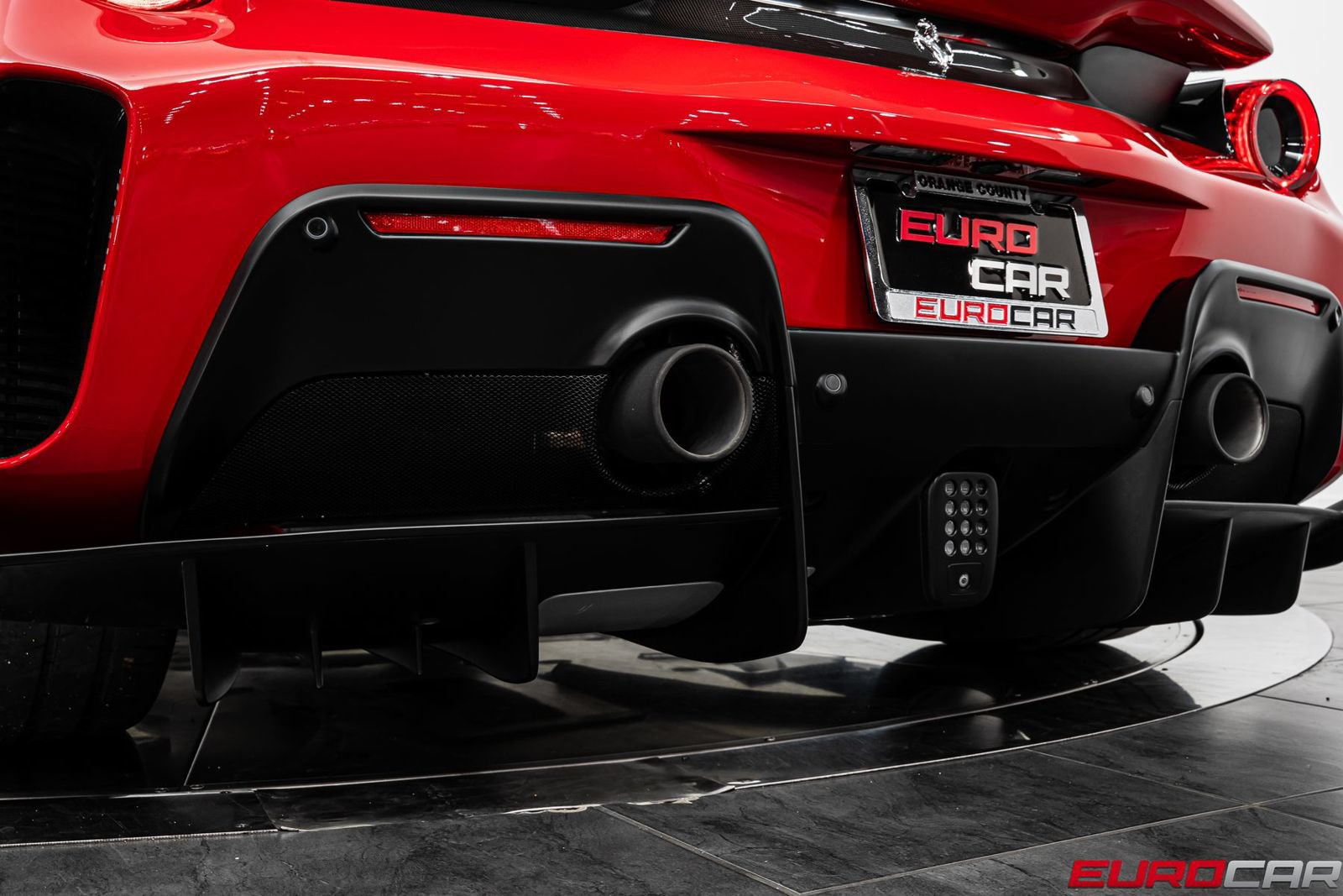 Used 2019 Ferrari 488 Pista Coupe RWD image 27