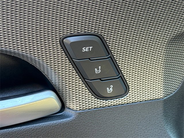 Used 2020 Hyundai Santa Fe Limited image 23