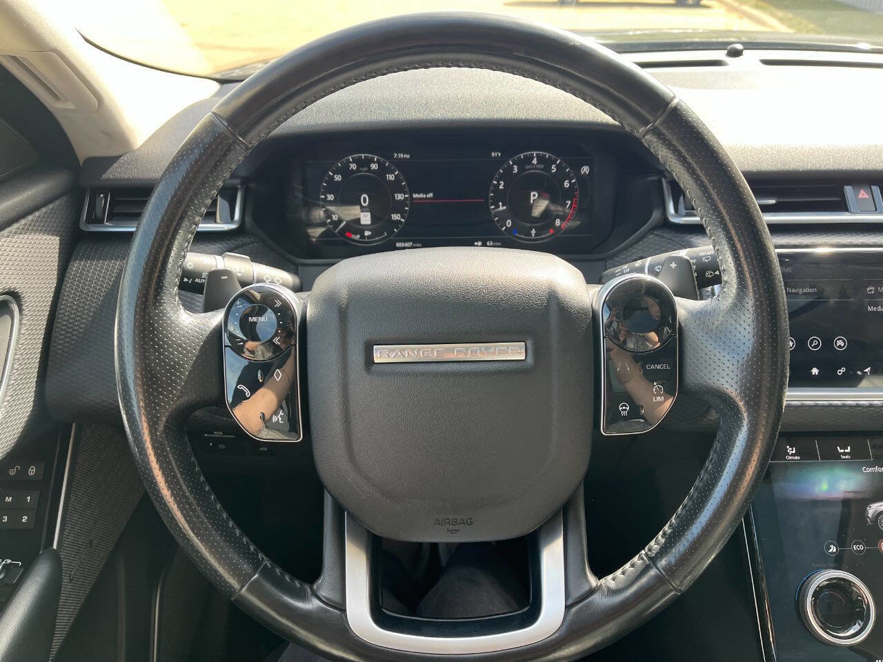 Used 2018 Land Rover Range Rover Velar S image 10